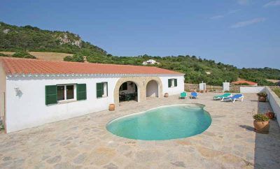 Casa con piscina privada y vistas al campo y a las montañas / I01MEN