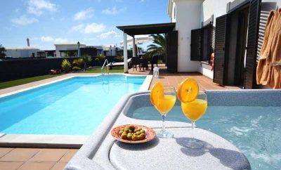 Villa con jacuzzi y piscina climatizada / A07LANZ