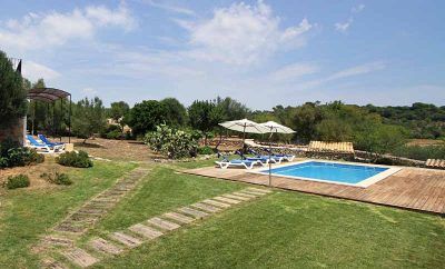 Agradable jardín con piscina y con zona de césped / M23MLL