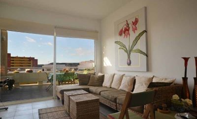 Alegre apartamento en un pueblito costero / P02TF