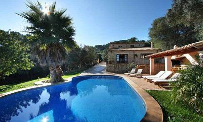 Porche amueblado y piscina con solárium / P03MLL