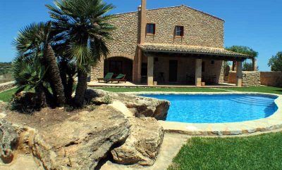 Lujosa mansión rústica con magníficas vistas / V01MLL12